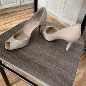 Marc Fisher Peep-toe shoe